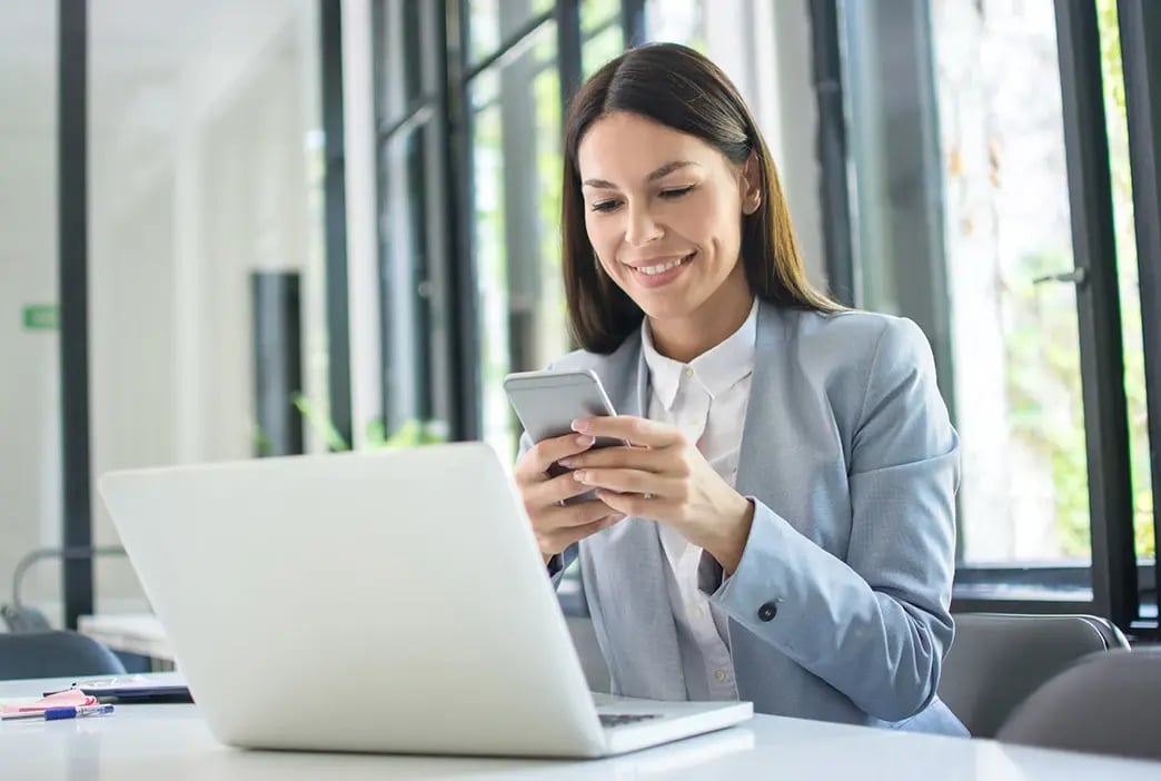 Happy-employee-at-work